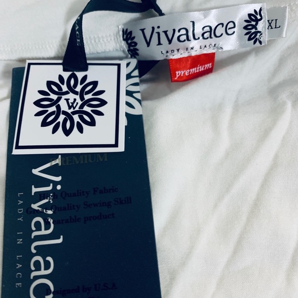 Vivalace Lace Crop Sleeve Keyhole Top - Picture 6 of 7